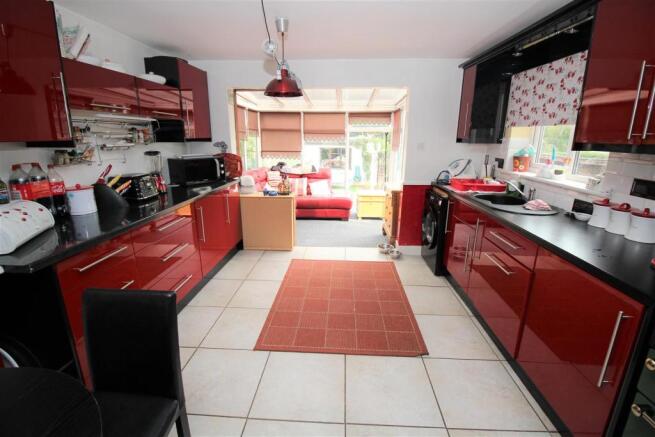 LIVING/KITCHEN/DINER