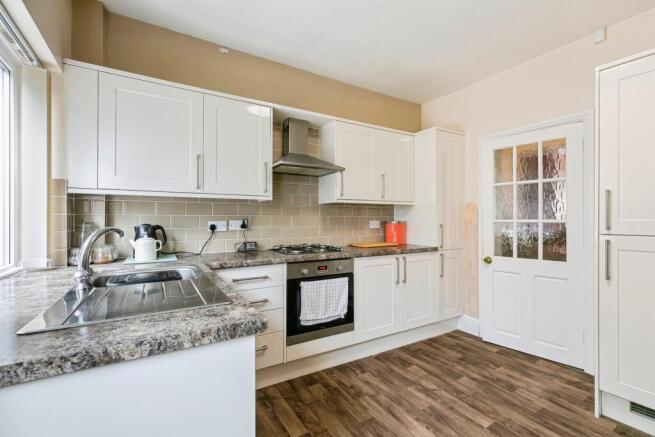 3 bed Terraced for sale Image 4