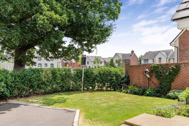 Gilbert Young Close, Great Oldbury, Stonehouse photo 3