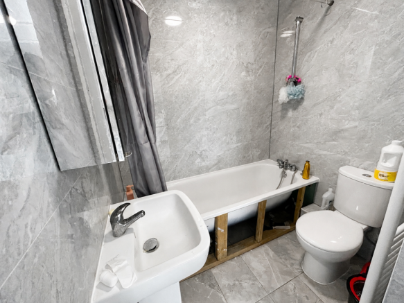 2 Bed Flat in Woking, BILLS INCLUDED