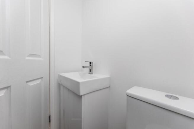 3 bed Semi-Detached to rent Image 6