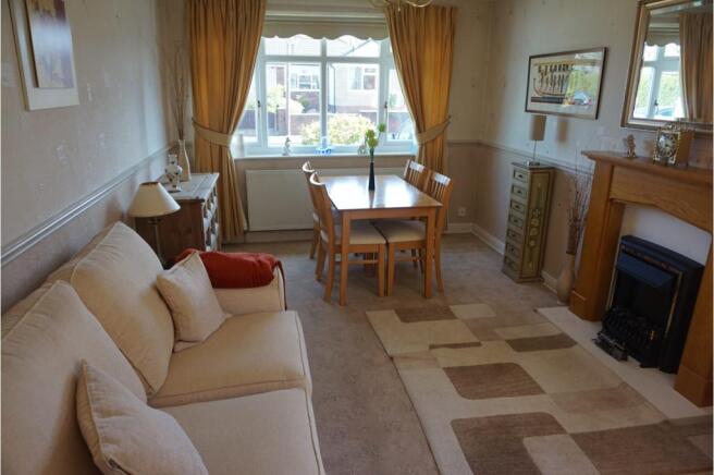 Lounge/Dining Room