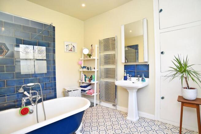 3 bed Town House for sale Image 8