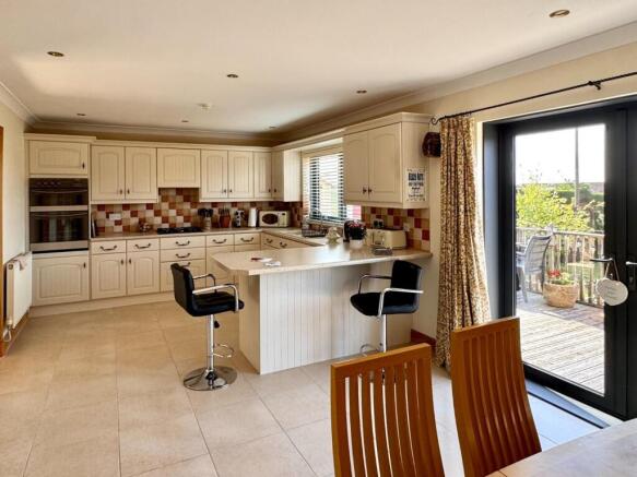 Kitchen/Breakfasting Room