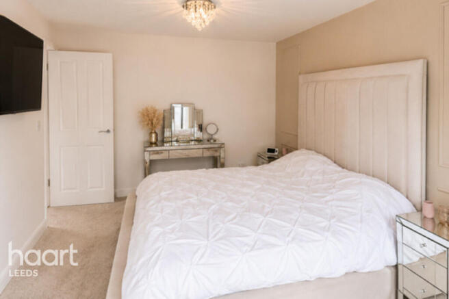3 bed Semi-Detached for sale Image 7
