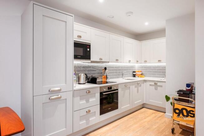 2 bed Flat for sale Image 4