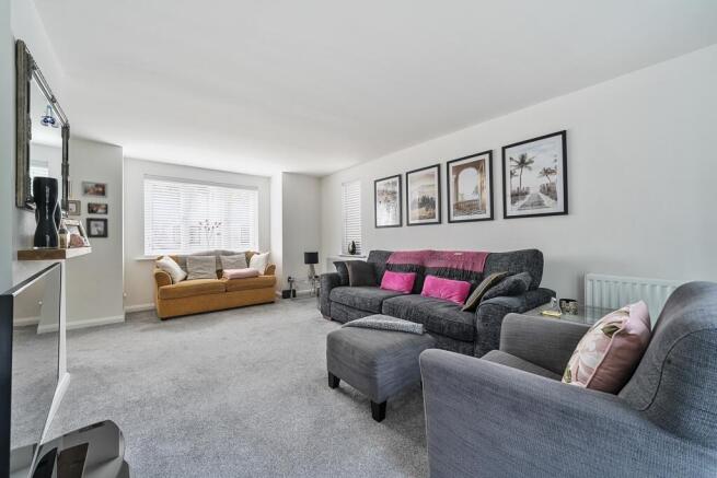 1325393-14-6879117328065