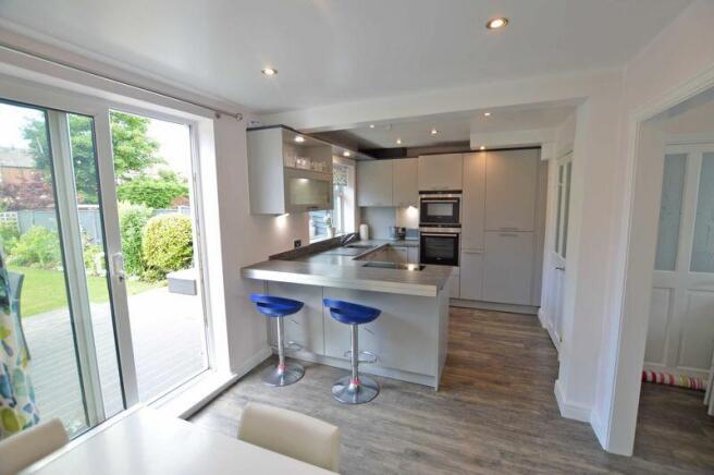 KITCHEN DINER