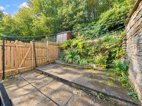 Wood End Road, Huddersfield photo 4