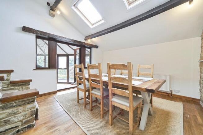 4 bed Semi-Detached for sale Image 8