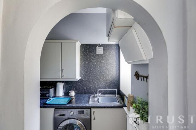 2 bed Terraced for sale Image 5