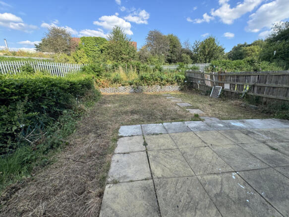3 bed Semi-Detached to rent Image 4