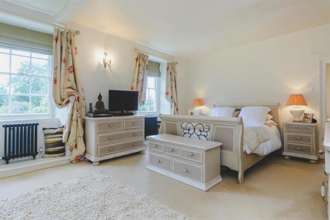 8309394-interior04v2.jpg