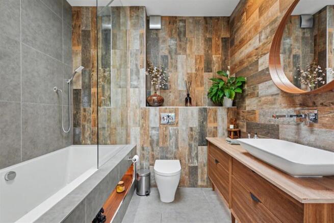 Bathroom_3.jpeg