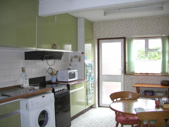 KITCHEN/BREAKFAST RM