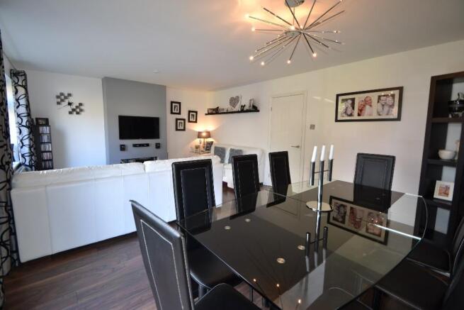 Lounge/Dining Room