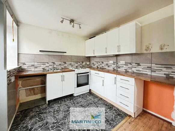 3 bed Town House for sale Image 3