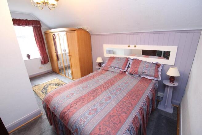4 bed Bungalow for sale Image 12