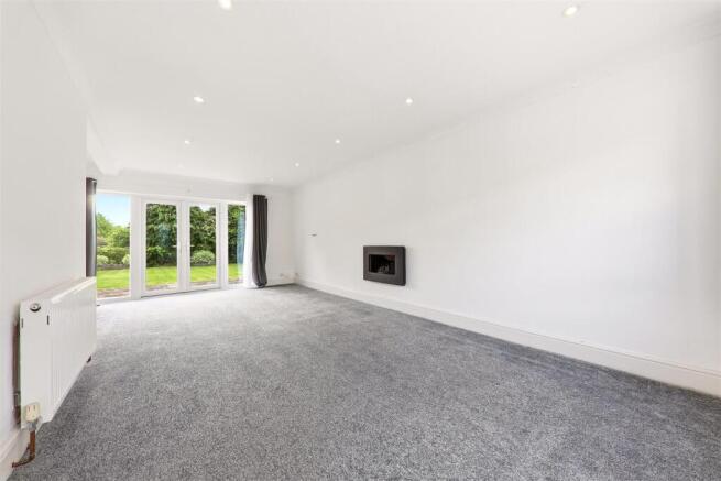 4 bed Detached for sale Image 7