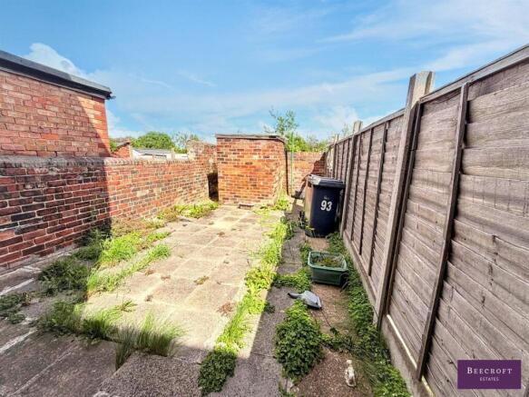 2 bed Terraced for sale Image 5