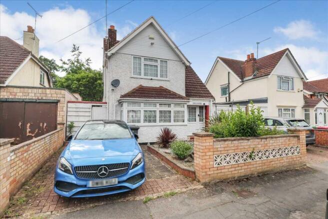 3-bed detached on Pitts Road, Slough, £825,000