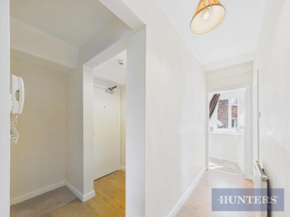 2 bed Flat for sale Image 9