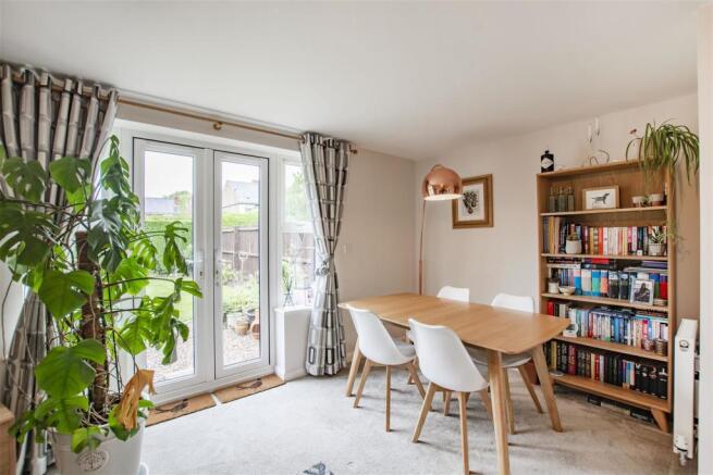 Lounge/Dining Room