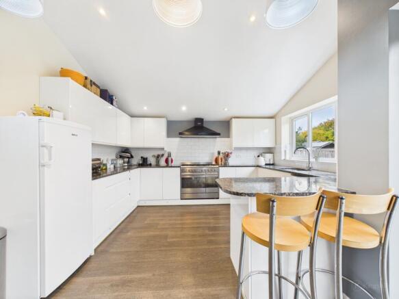 CAM02136G0-PR0479-STILL007