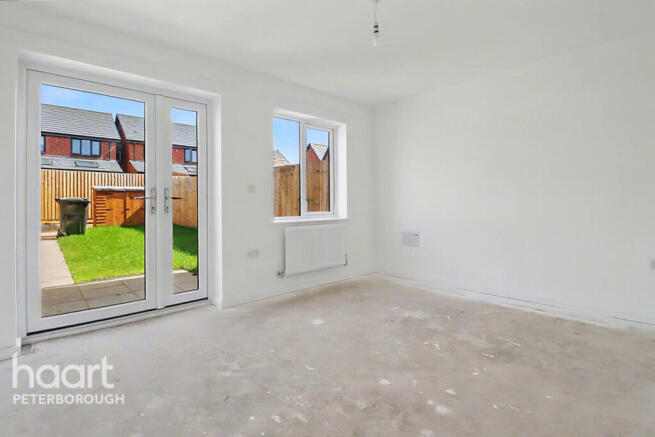 Taunton Drive, Peterborough photo 4