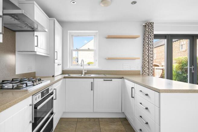 4 bed Semi-Detached for sale Image 5
