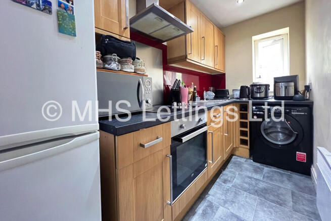 3 bed Flat to rent Image 5