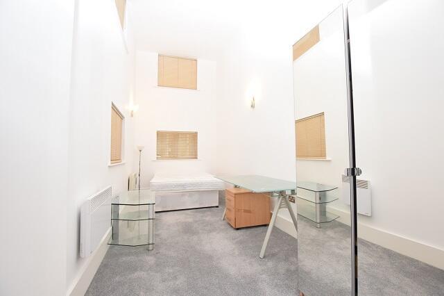 2 bed Apartment to rent Image 9