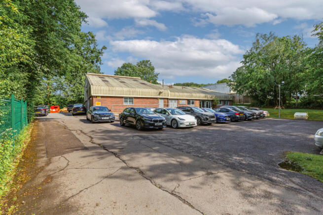 1 Graylands Gateway, Langhurst Wood Road, Graylands, Horsham RH12 4QD