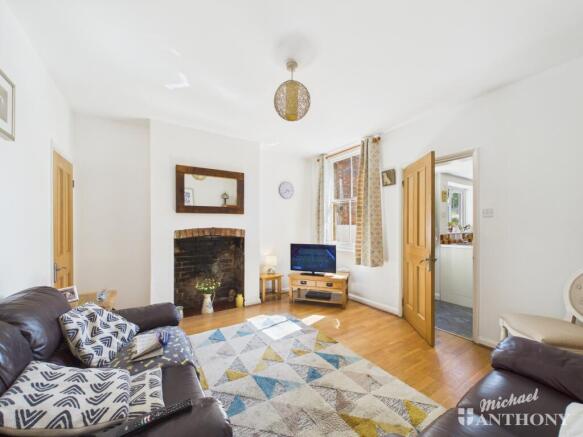 CAM02773G0-PR0436-STILL003