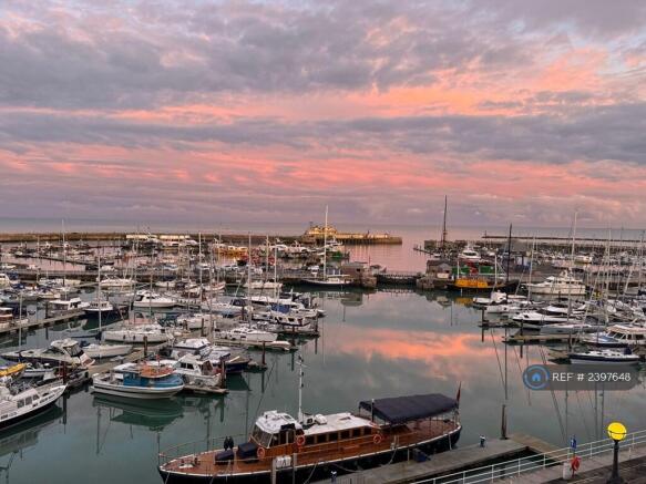 Stones Throw From Harbour 