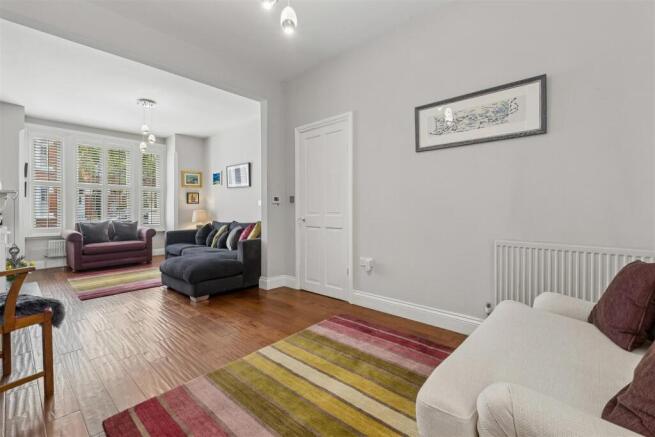 FOR SALE - Kent Road, W4