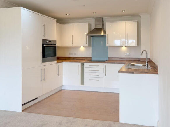 2 bed Retirement Property for sale Image 6