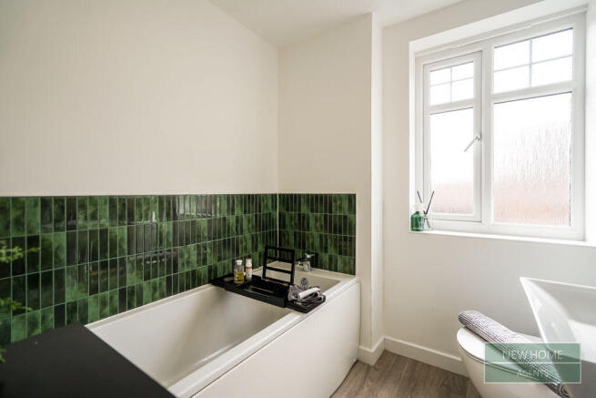 4 bed Semi-Detached for sale Image 11