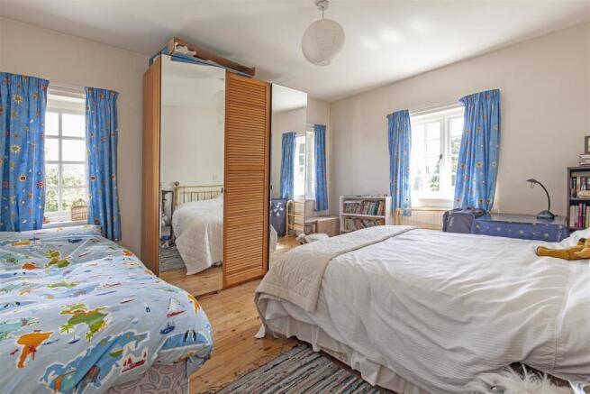 Bedrooom 2-1.jpg