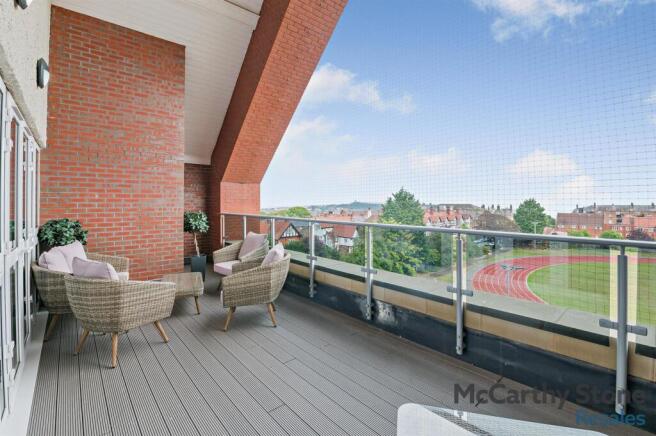 2 bed Apartment for sale Image 11