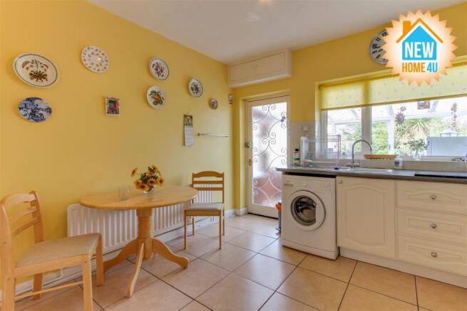KITCHEN: