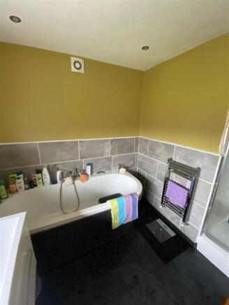 Ground floor bathroom: