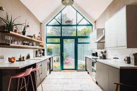 High Street, Wrotham, Sevenoaks, TN15 7AD