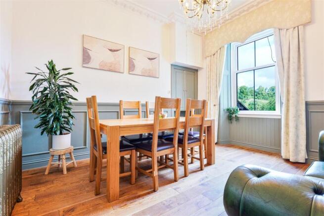 10 - Dining Room.jpg