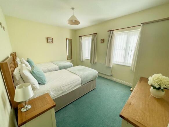 Bedroom 2.JPG