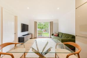 Flat 2, 84 Whitley Court, Westmoreland Road, Bromley BR2 0QT