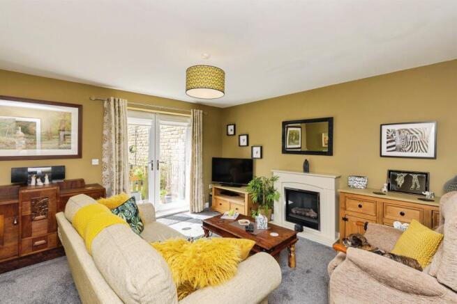 2 bed Flat for sale Image 4
