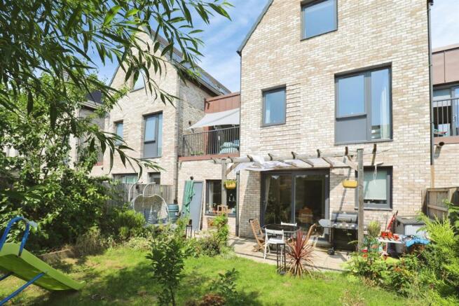 4 bed Terraced for sale Image 7