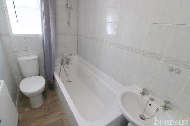 2 bed Terraced to rent Image 4