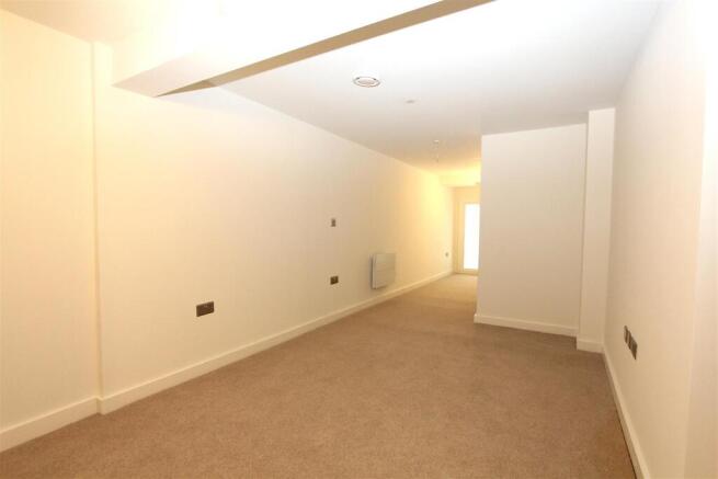 2 bed Apartment to rent Image 11